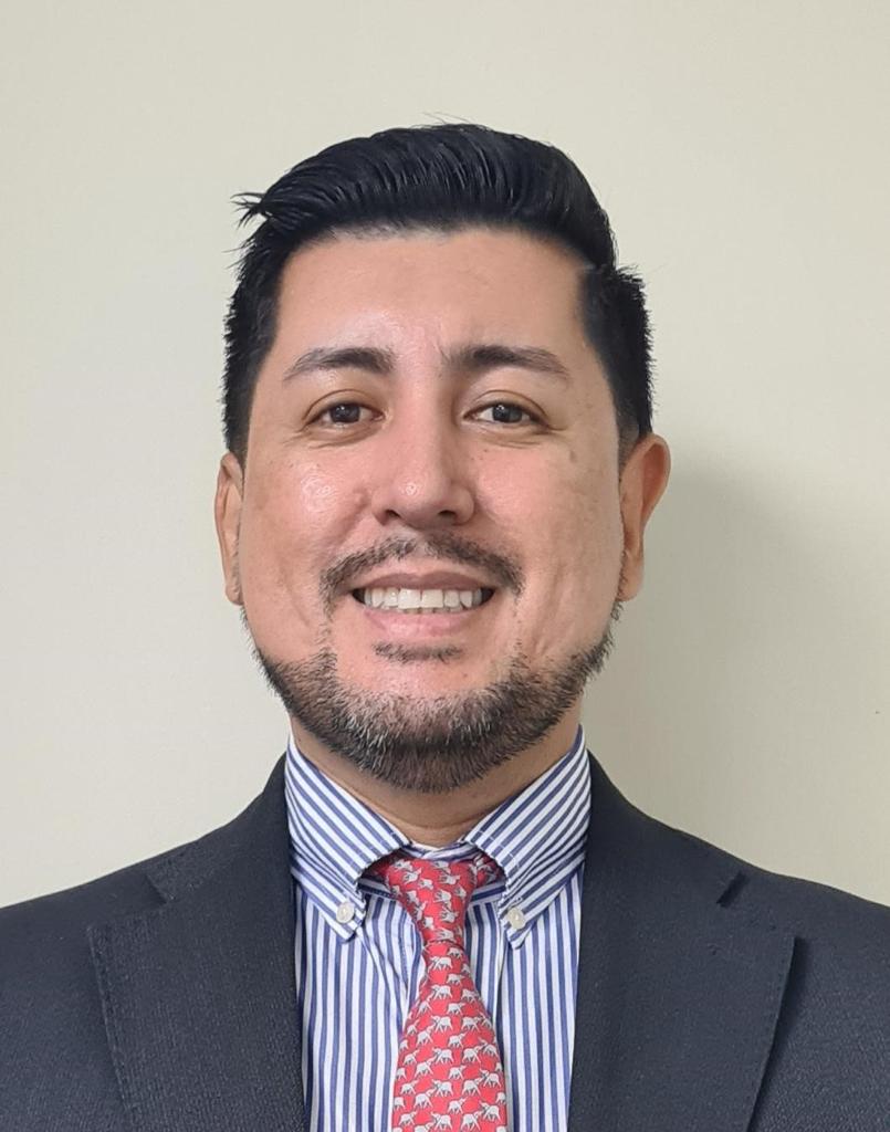 Mg. Angel Esteiman Jauregui Chavez